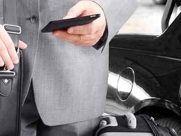 Ground transport platforms consolidate as iCars acquires assets of Limos.com