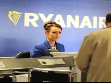 Ryanair sticks to customer experience strategy as profit declines