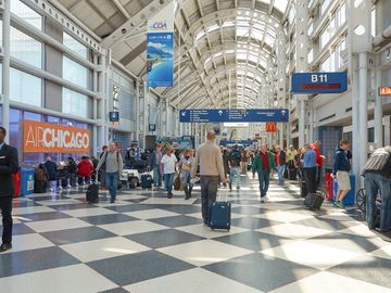 Canada, inspired by UA fracas, will set new overbooking rules