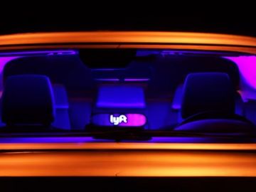 Lyft signs off on $600 million cap-raise