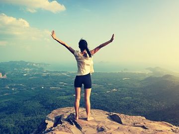 Chinese travellers welcome their independence while agents play their part