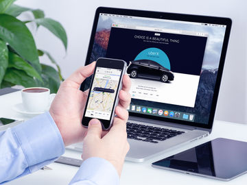 Beleaguered Uber offers chief executive job to Expedia Inc.'s Khosrowshahi