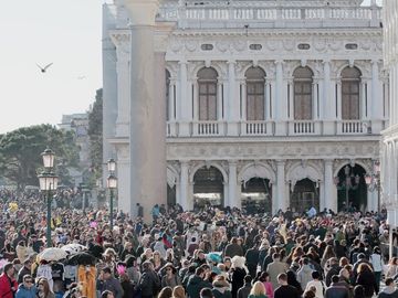 Airbnb and overtourism - let the statistics have their say