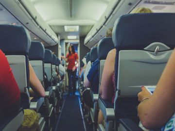 US DOT withdraws proposed rulemakings on airlines' ancillary fees