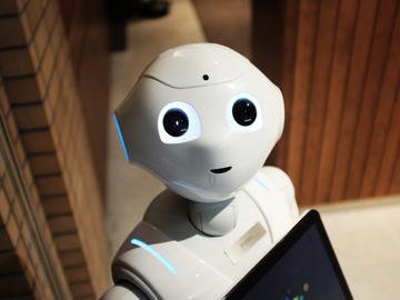 Sabre launches 'Ella,' TSI's new virtual travel agent chatbot