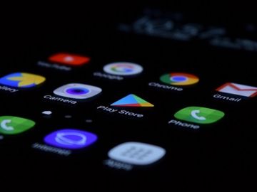 Google says forget app versus mobile web, it's app and mobile web