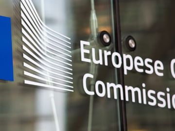 Google faces €4.34 billion fine over Android dominance Google faces €4.34 billion fine over Android dominance