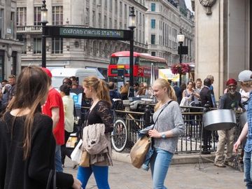 Brits booking more trips direct, less on the mobile
