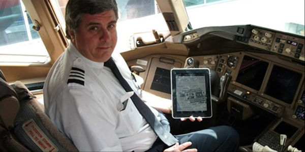 American is the first US airline to replace all paper manuals with iPads in its cockpits