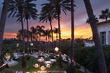 Resort-Exterior-Palm-Courtyard-Sunset stub
