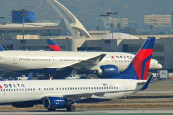 airplanes delta - 370