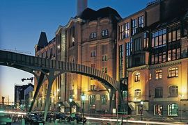 Hamburg at Your Service