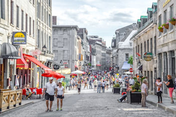 5 International Walking Tours That Are Great for Groups
