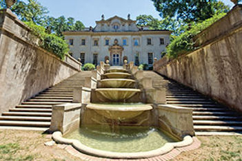 Center Swan Fountain