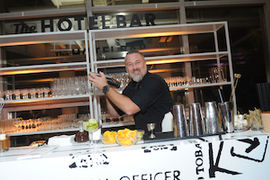 Bartender Willy Shine