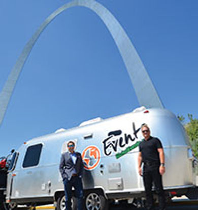 Globo Evento created a mobile
showroom with the Global Evento
Airstream Travel Trailer
