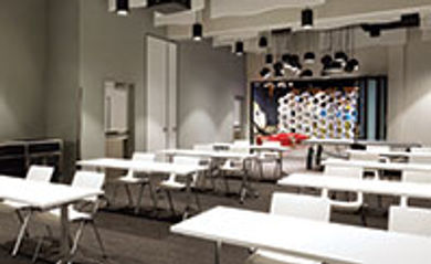 Radisson RED, Minneapolis, targets
Millennials with its tech-forward
meeting spaces
