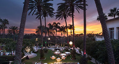 Resort-Exterior-Palm-Courtyard-Sunset stub