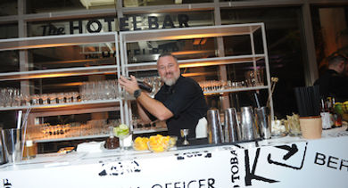 Bartender Willy Shine