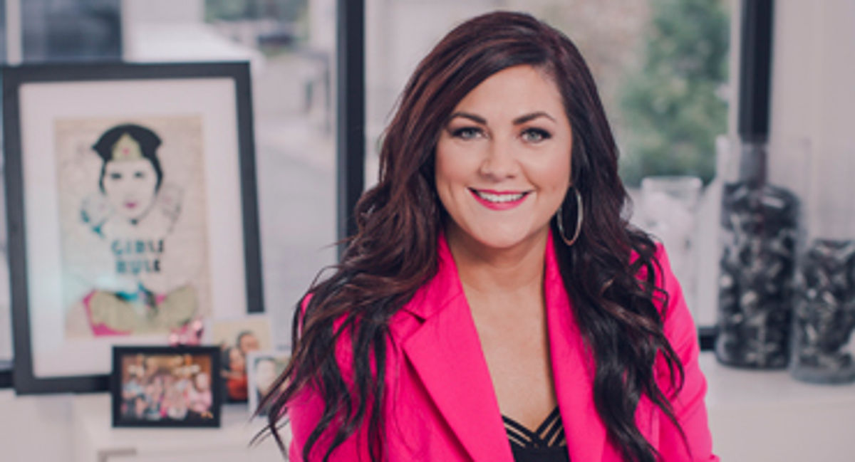 CindyEckert_AzulPhoto.JPG?tr=w