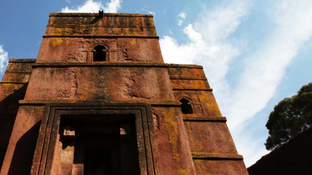 Lalibela is a popular destination for spiritual pilgrims.  // © 2014 Shutterstock/Galyna Andrushko F