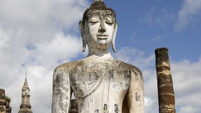 Wat Mahathat was once a temple and  capital in Sukhothai. // © 2013 Chelsee Lowe 2