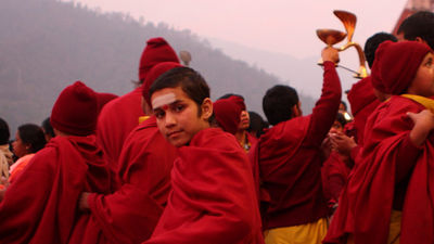 Students from the Parmarth Niketan Ashram during the daily aarti prayer on the River Ganges. // © 2014 Shutterstock 2