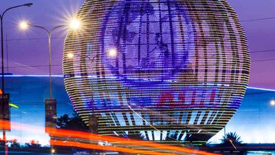 SM Mall of Asia // © 2015 iStock 2