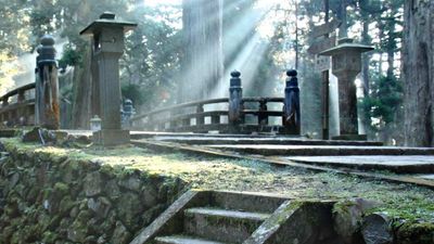 Feature image (above): Okunoin Cemetery has more than 200,000 tombs and memorials. // © 2015 iStock 2