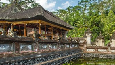 The Tirta Empul water temple is dedicated to spiritual purification. // © 2016 iStock 2