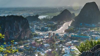 Visitors to Danang have access to mountains, rainforests and the South China Sea. // © 2017 iStock 2