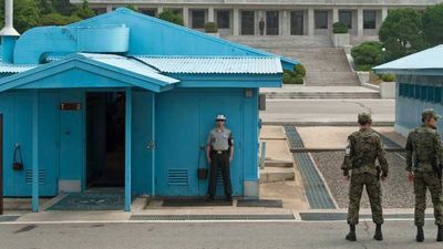 As soldiers watch the border between North and South Korea, visitors are fascinated by the zone’s troubled history and ongoing conflicts. // © 2013 Vacclav 3