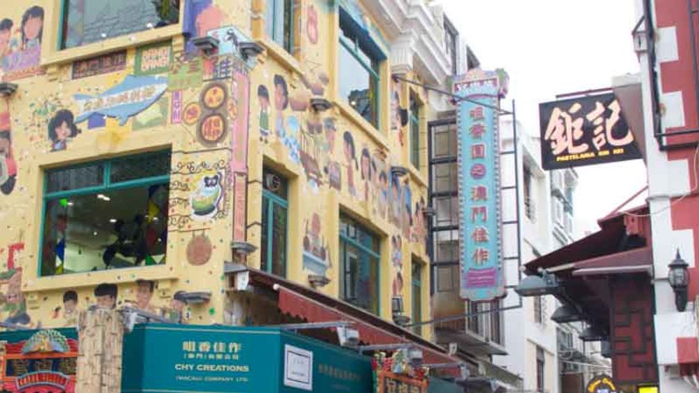 Taipa’s lively street scenes give visitors a taste of everyday life. // © 2014 Devin Galaudet 2