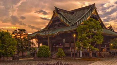 Naritasan Shinshoji Temple is easily accessible from Japan’s Narita Airport. // © 2014 Thinkstock/StefanBear 2