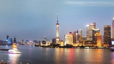 Cruising the Huangpu River is a great way to absorb Shanghai’s signature heritage and contemporary sites. // © 2014 Thinkstock/ Liufuyu 3