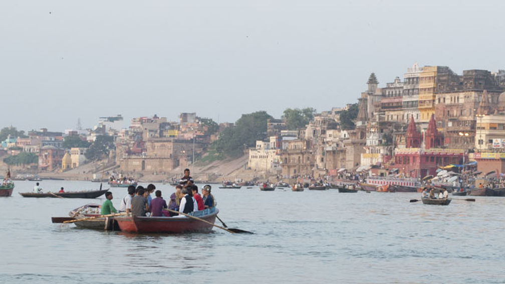 After bathing in the ghats, many Hindus go to one of Varanasi’s many temples to pray. // © 2014 Mindy Poder
