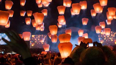 Thailand's lantern festival is one of the most popular festivals in Asia. // © 2017 Creative Commons user Guytetreault