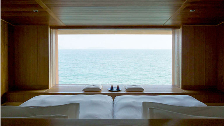 The Guntu Suite monopolizes the bow of the ship, offering panoramic views of its natural surroundings.