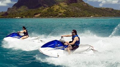Jet skiing is a thrilling option for adrenaline junkies visiting Moorea. // © 2016 Tahiti Tourisme