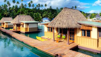 Honeymooners can be on the water at all times in Koro Sun Resort & Rainforest Spa’s floating bures. // © 2015 Koro Sun Resort & Rainforest Spa 2