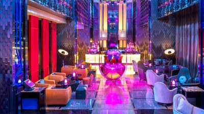 Guests can enjoy cocktails and snacks while listening to DJs at W / Lounge. // © 2016 Starwood Hotels & Resorts Worldwide 2
