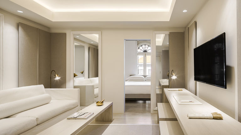 Opt for the Pearl Suite at Six Senses Duxton.