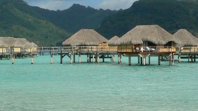 Le Tahaa Island Resort & Spa features overwater hut accommodations. // © 2014 Le Le Tahaa Island Resort & Spa F