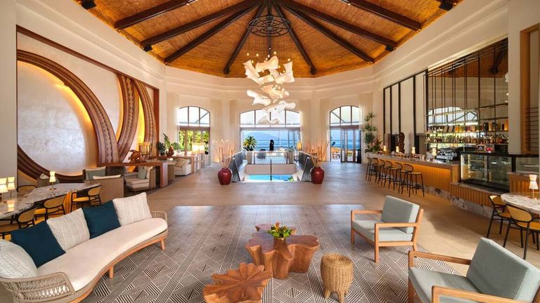 The lobby at Hilton Hotel Tahiti