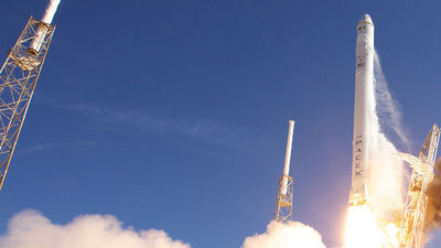 Space X is working toward offering low Earth orbit flights. // © 2013 Space X 3
