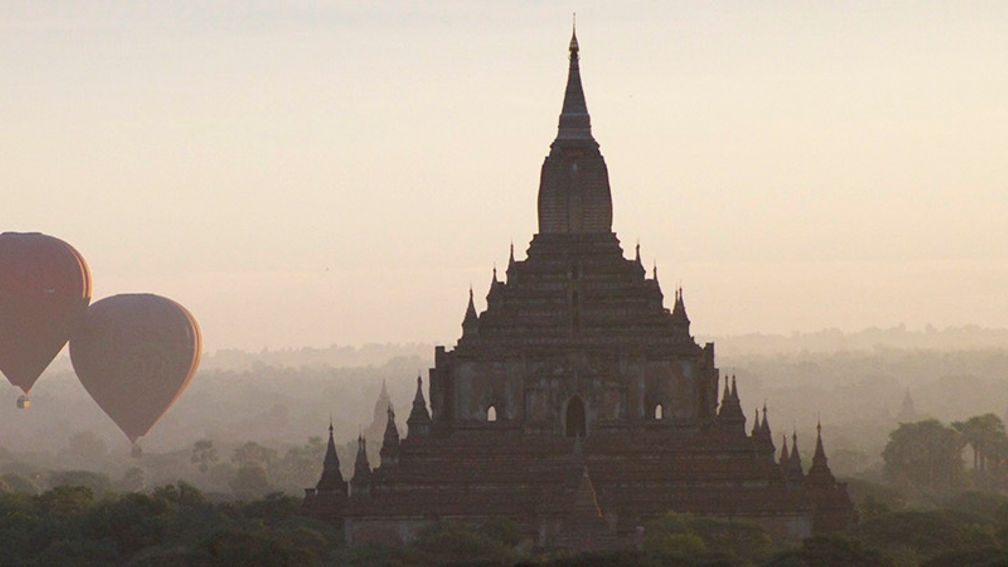 Hot-air balloons rise over the plains of Bagan, Myanmar. // © 2015 Melody Chen 3