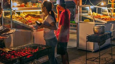 Learn these tips to avoid culture shock in the Philippines. // © 2015 iStock 2