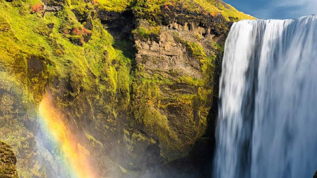 Skogafoss is one of the largest waterfalls in Iceland. // © 2016 iStock 2