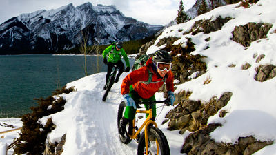Travelers can try the sport of fat biking at several resorts in the West. // © 2017 iStock 2