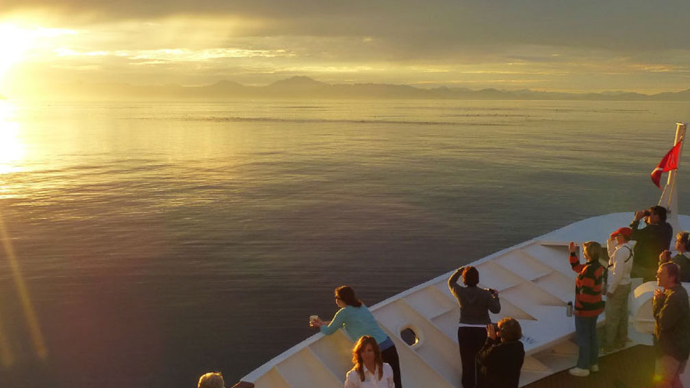 Sunset onboard the Safari Endeavour // © 2013 Lisa Frobisher 2